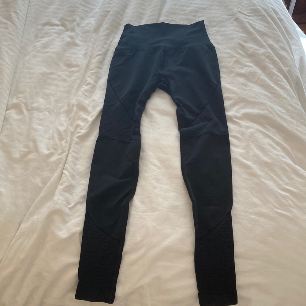 Alphalete leggings